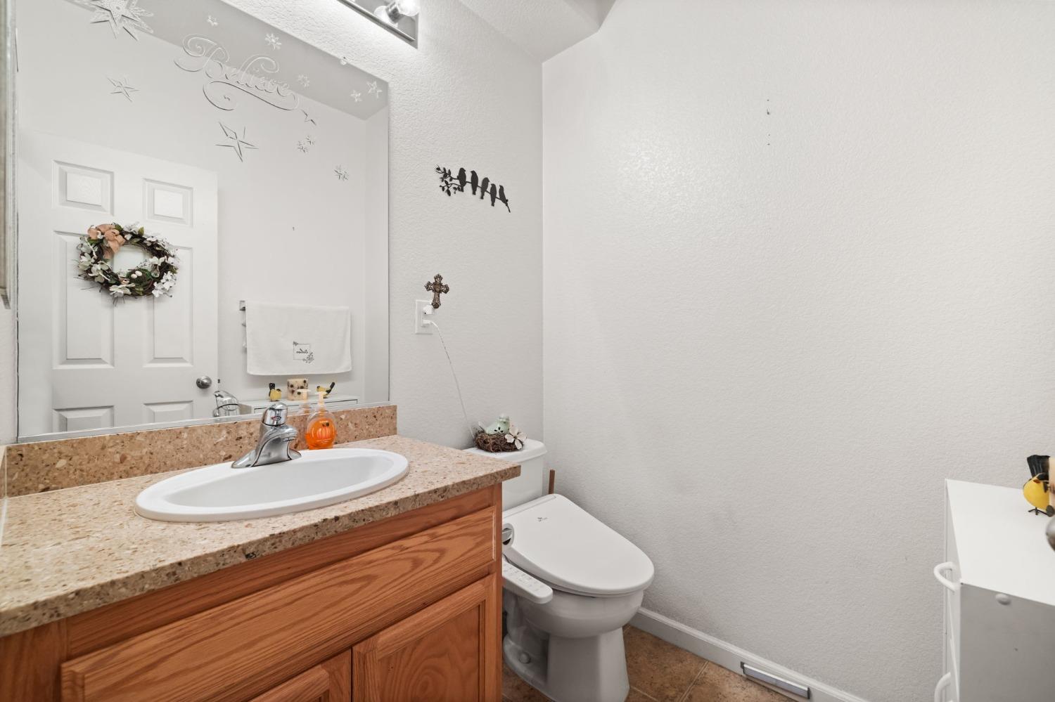 Detail Gallery Image 12 of 42 For 3151 Brindley Way, Rancho Cordova,  CA 95670 - 3 Beds | 2/1 Baths