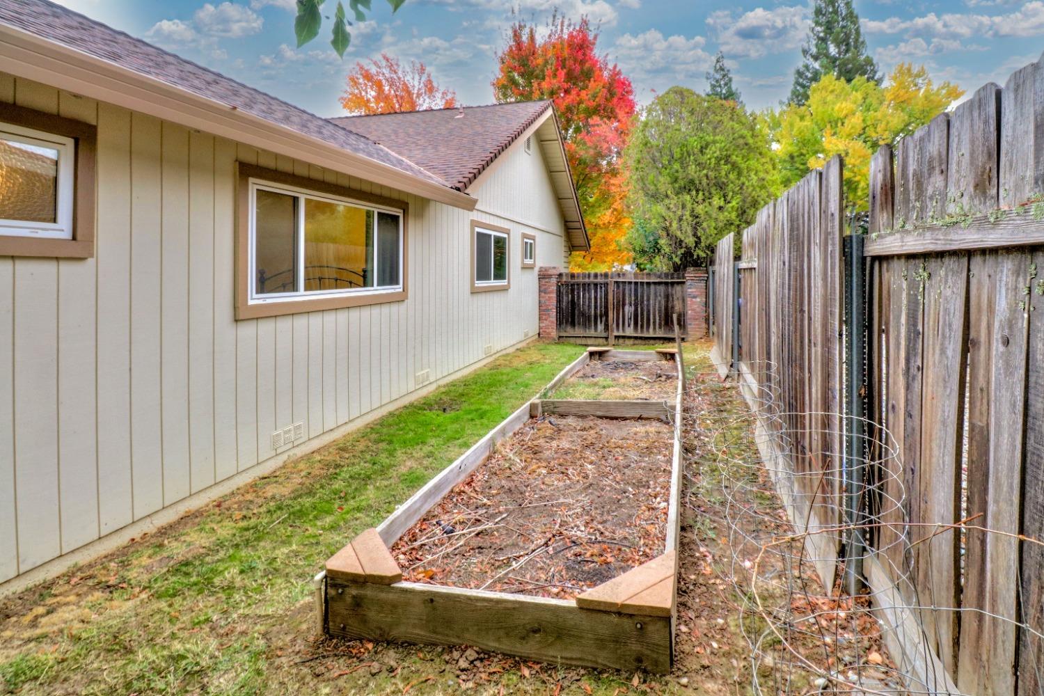 Detail Gallery Image 48 of 54 For 6617 Central Park Ct, Orangevale,  CA 95662 - 6 Beds | 3/1 Baths