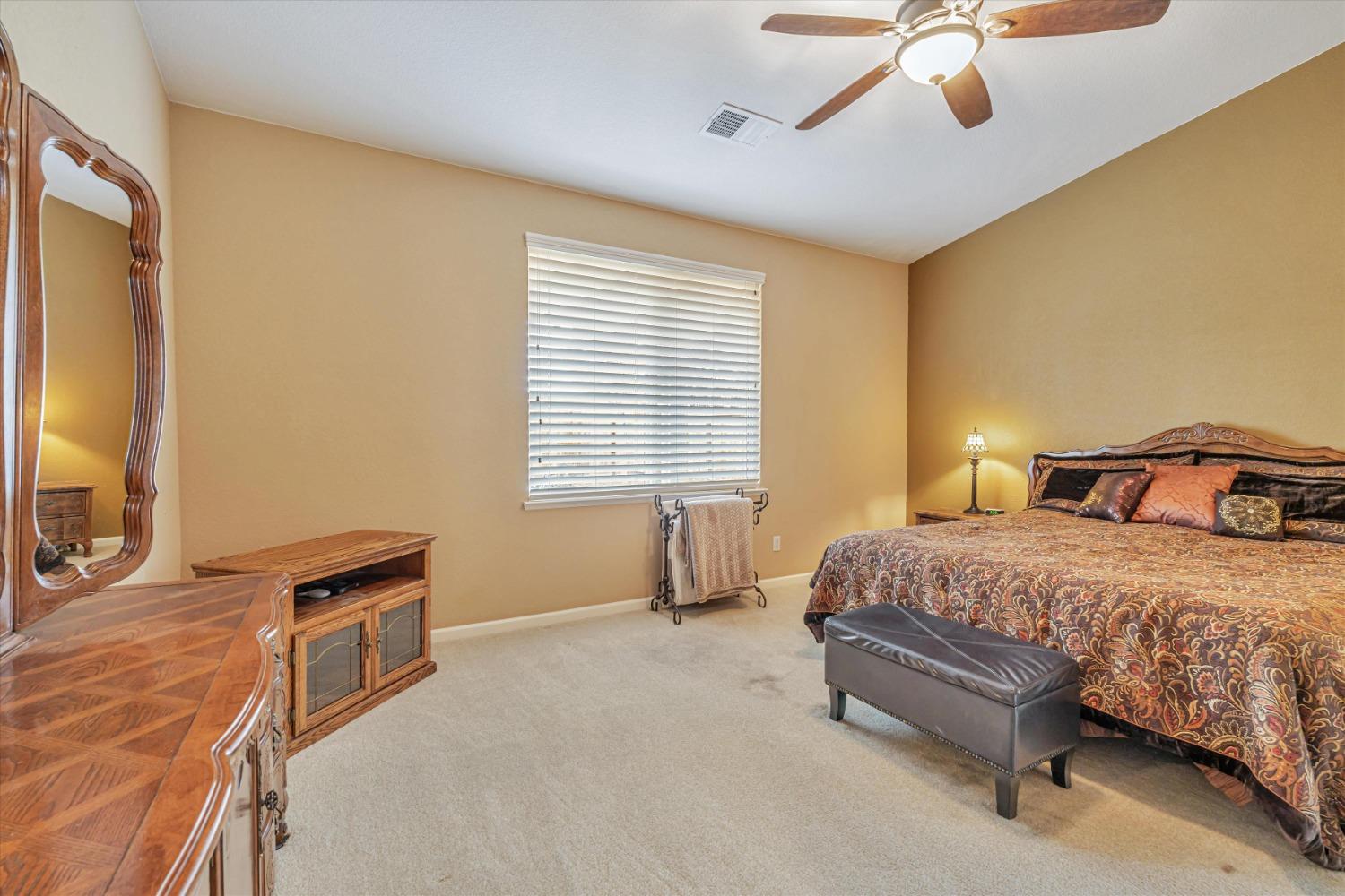 Detail Gallery Image 10 of 27 For 2025 Mariposa Dr, Hughson,  CA 95326 - 4 Beds | 2/1 Baths