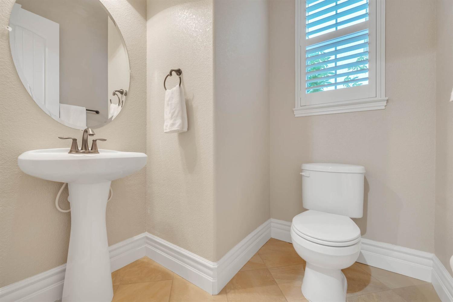 Detail Gallery Image 23 of 35 For 3625 Miners Ravine Dr, Roseville,  CA 95661 - 3 Beds | 2/1 Baths