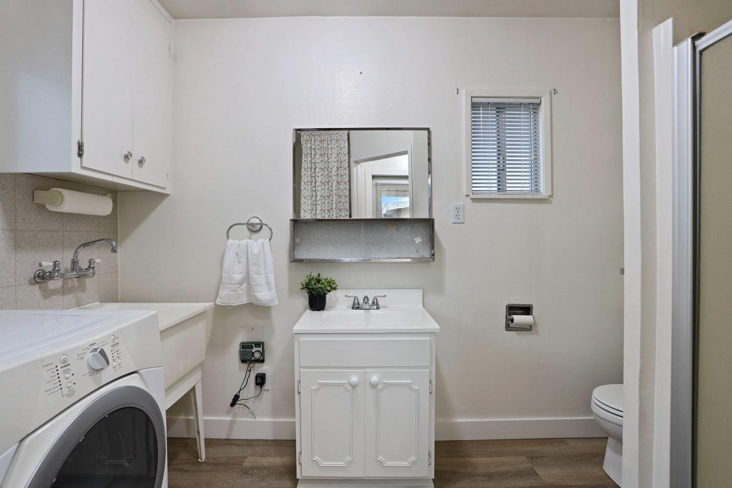 Detail Gallery Image 20 of 38 For 310 W North St, Manteca,  CA 95336 - 2 Beds | 2 Baths