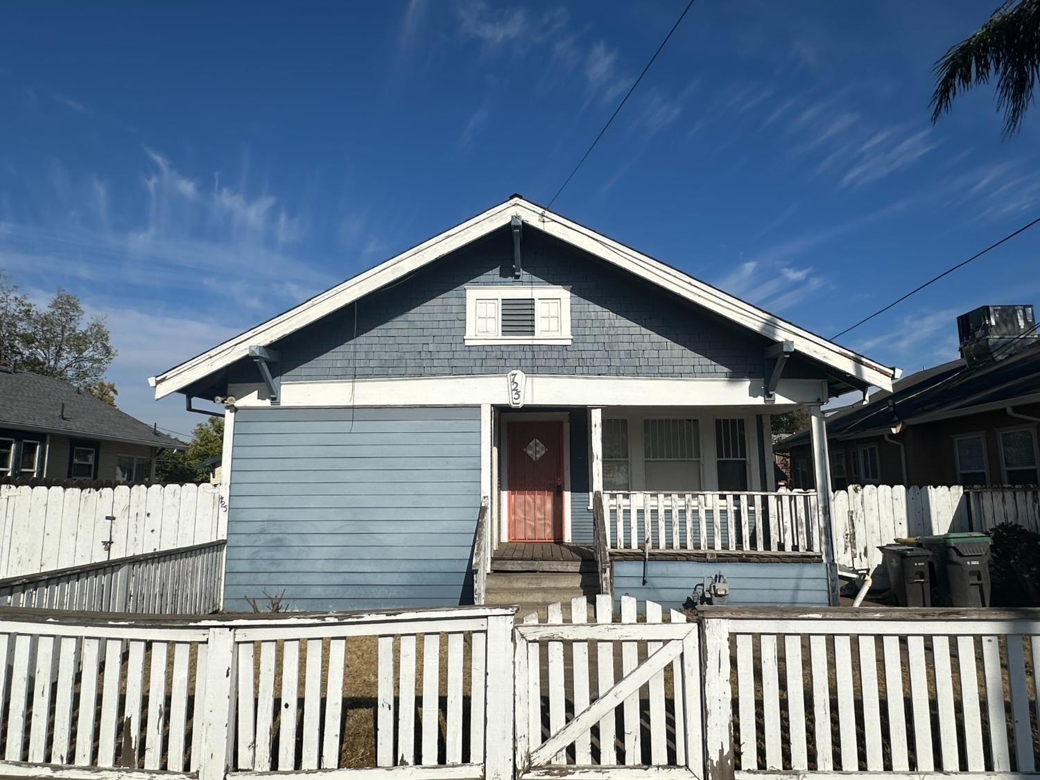 Detail Gallery Image 1 of 7 For 725 W Fremont St, Stockton,  CA 95203 - 2 Beds | 1 Baths