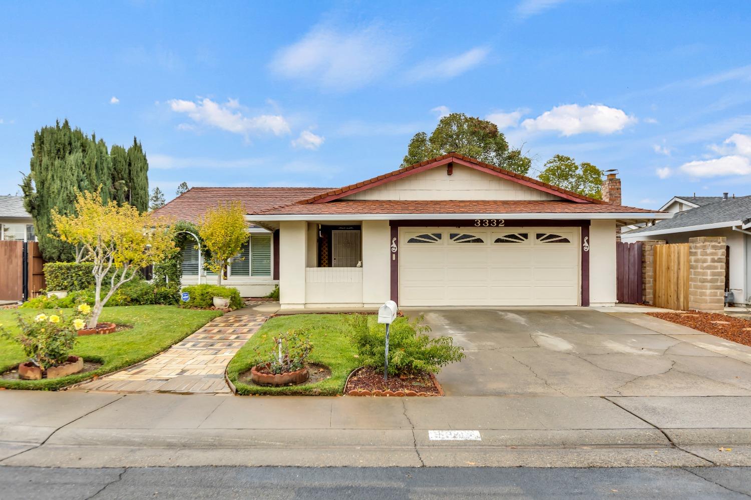 Detail Gallery Image 1 of 49 For 3332 Corbin Way, Sacramento,  CA 95827 - 4 Beds | 2 Baths