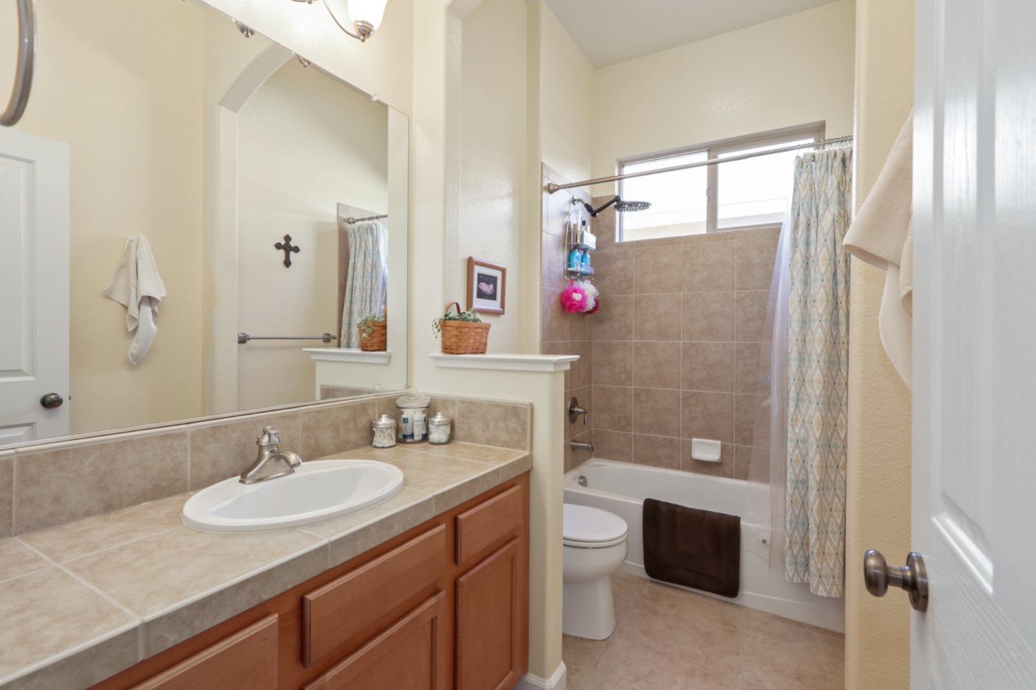 Detail Gallery Image 32 of 42 For 4440 Malana Way, Rancho Cordova,  CA 95742 - 4 Beds | 2/1 Baths