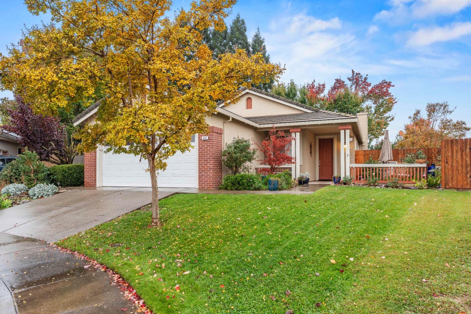 Detail Gallery Image 1 of 29 For 408 Munden Ct, Roseville,  CA 95747 - 3 Beds | 2 Baths