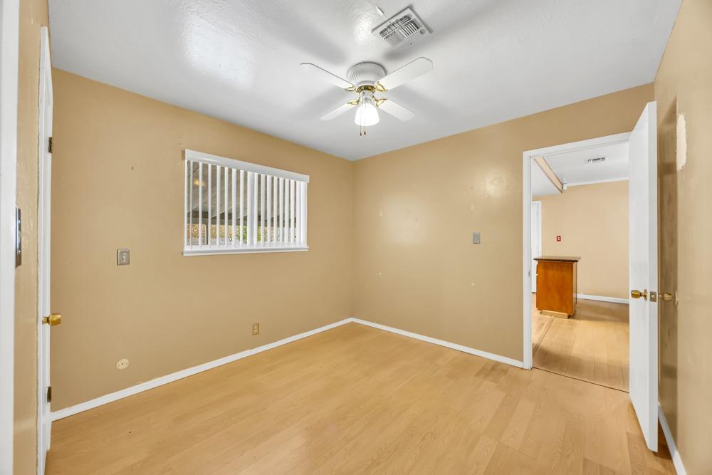 Detail Gallery Image 15 of 42 For 6405 Somis Way, Sacramento,  CA 95828 - 3 Beds | 1 Baths