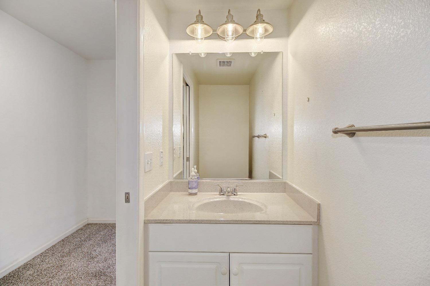 Detail Gallery Image 46 of 56 For 8725 Goldy Glen Way, Elk Grove,  CA 95624 - 5 Beds | 2/1 Baths