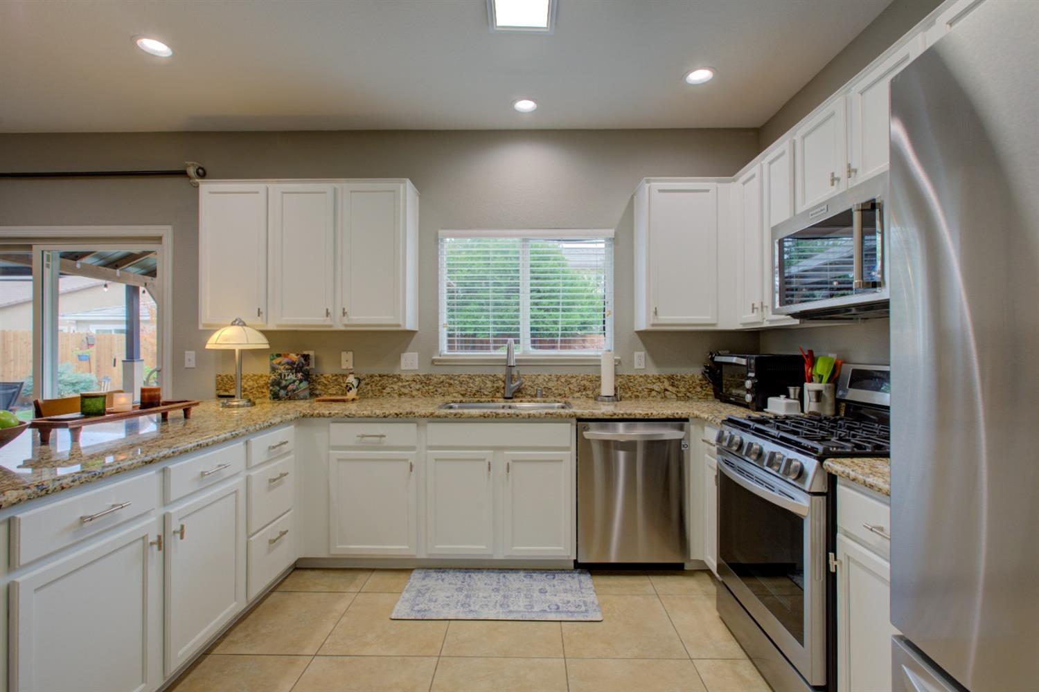 Detail Gallery Image 13 of 33 For 2521 Jubilee Dr, Turlock,  CA 95380 - 4 Beds | 2/1 Baths