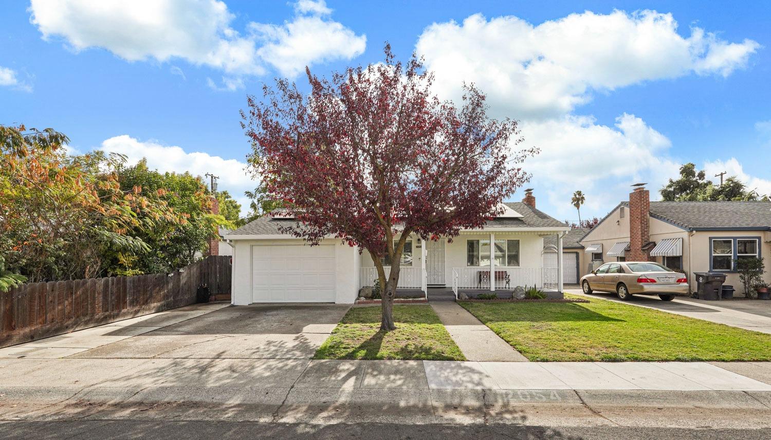 Detail Gallery Image 4 of 33 For 2054 Bristol Ave, Stockton,  CA 95204 - 4 Beds | 2 Baths