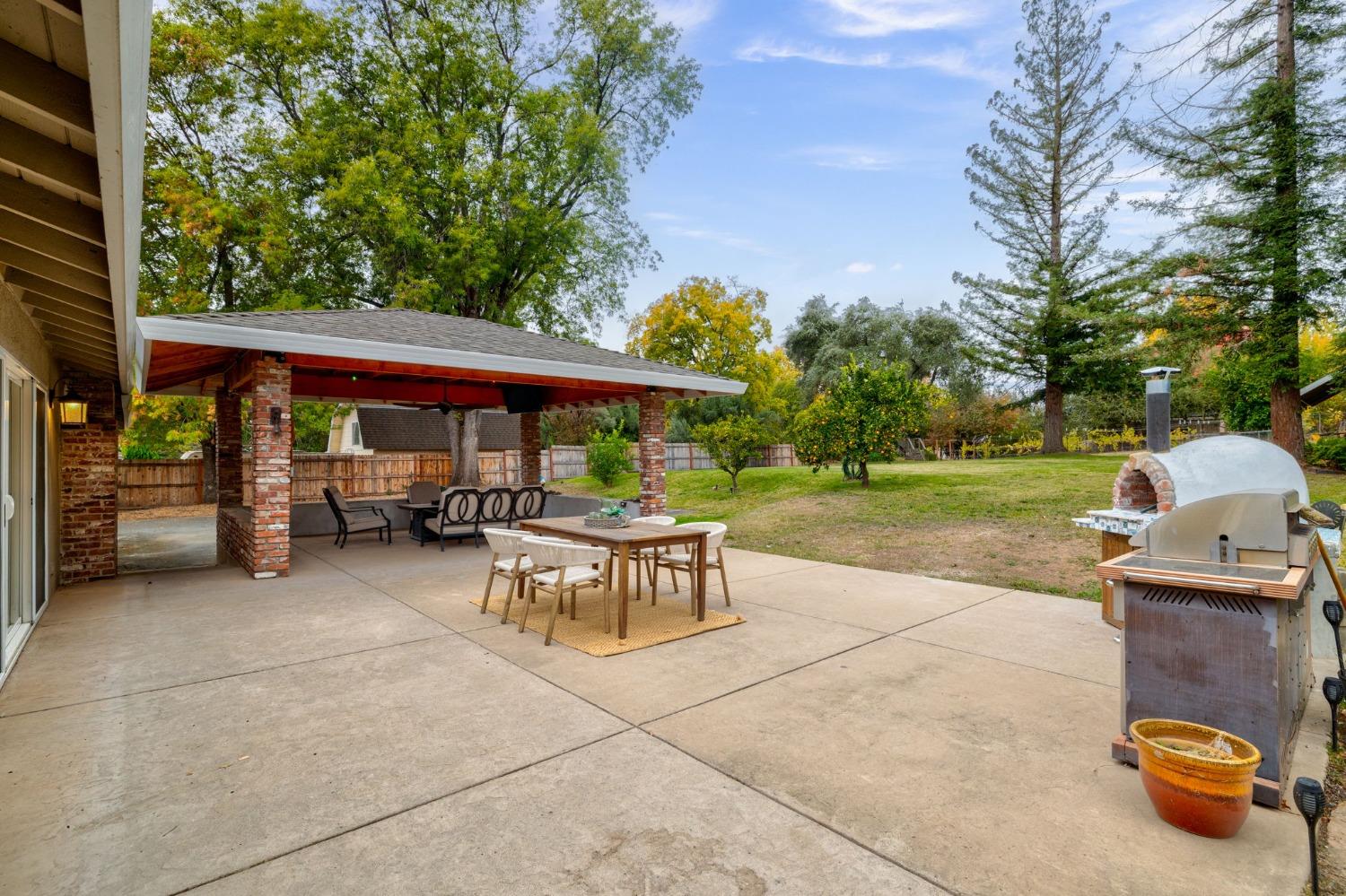 Detail Gallery Image 62 of 82 For 8755 Winding Way, Fair Oaks,  CA 95628 - 4 Beds | 2/1 Baths