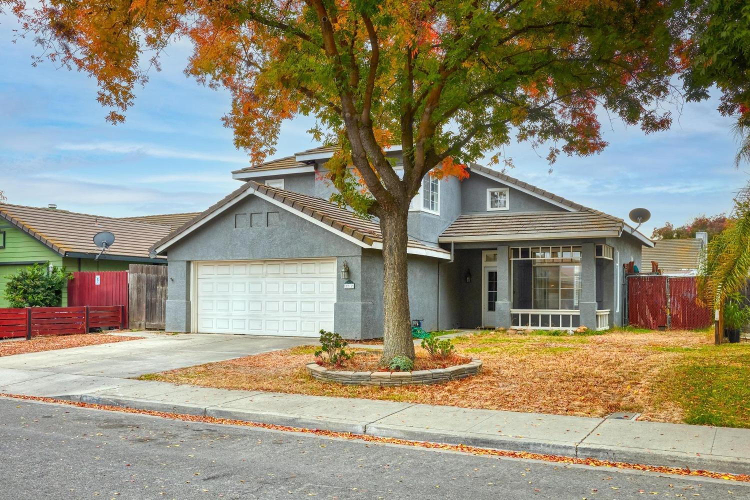 Detail Gallery Image 6 of 36 For 2212 Shadowbrook Way, Modesto,  CA 95351 - 4 Beds | 3 Baths