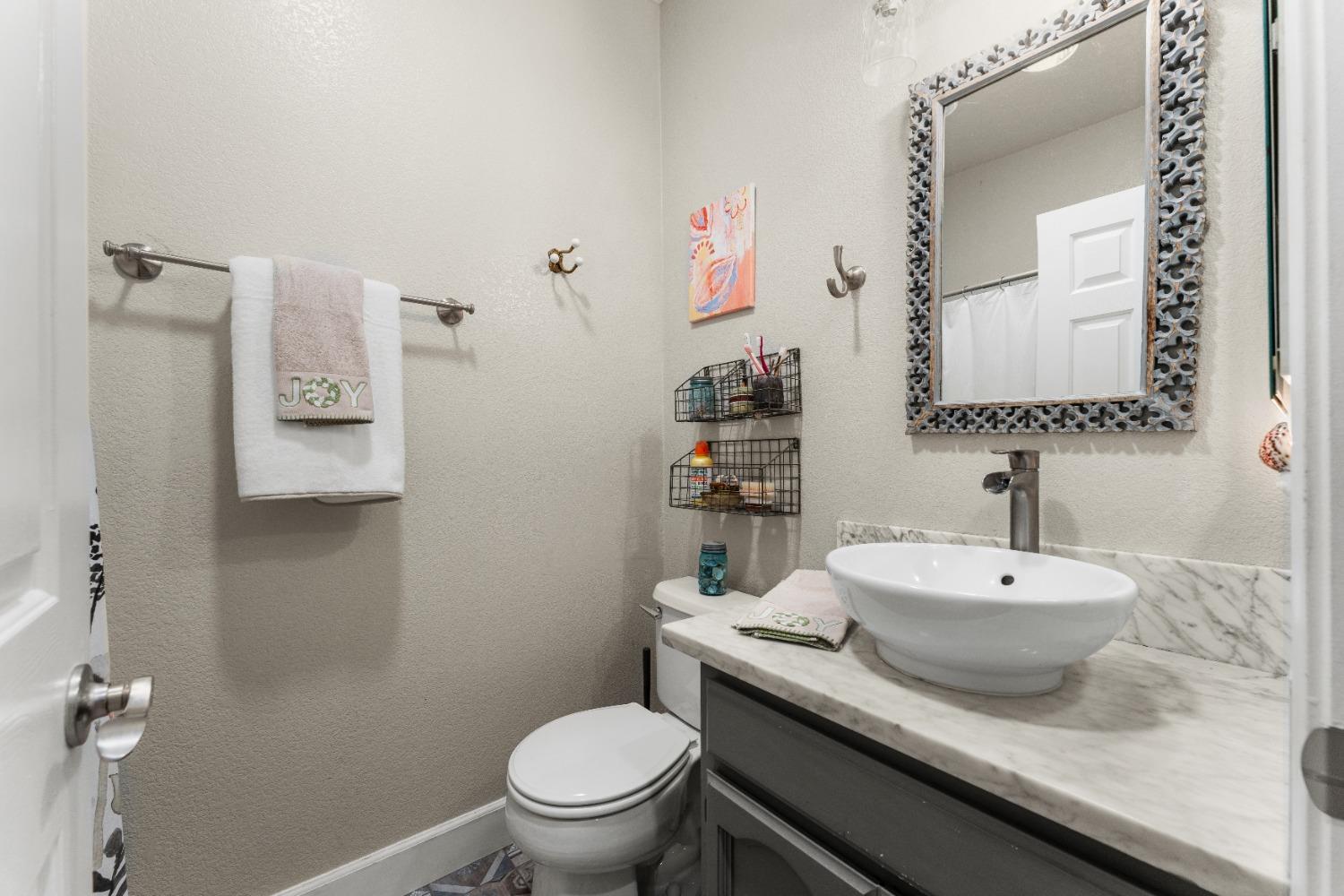 Detail Gallery Image 19 of 29 For 408 Munden Ct, Roseville,  CA 95747 - 3 Beds | 2 Baths