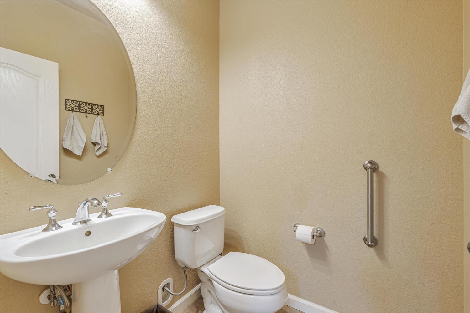 Detail Gallery Image 21 of 27 For 2025 Mariposa Dr, Hughson,  CA 95326 - 4 Beds | 2/1 Baths