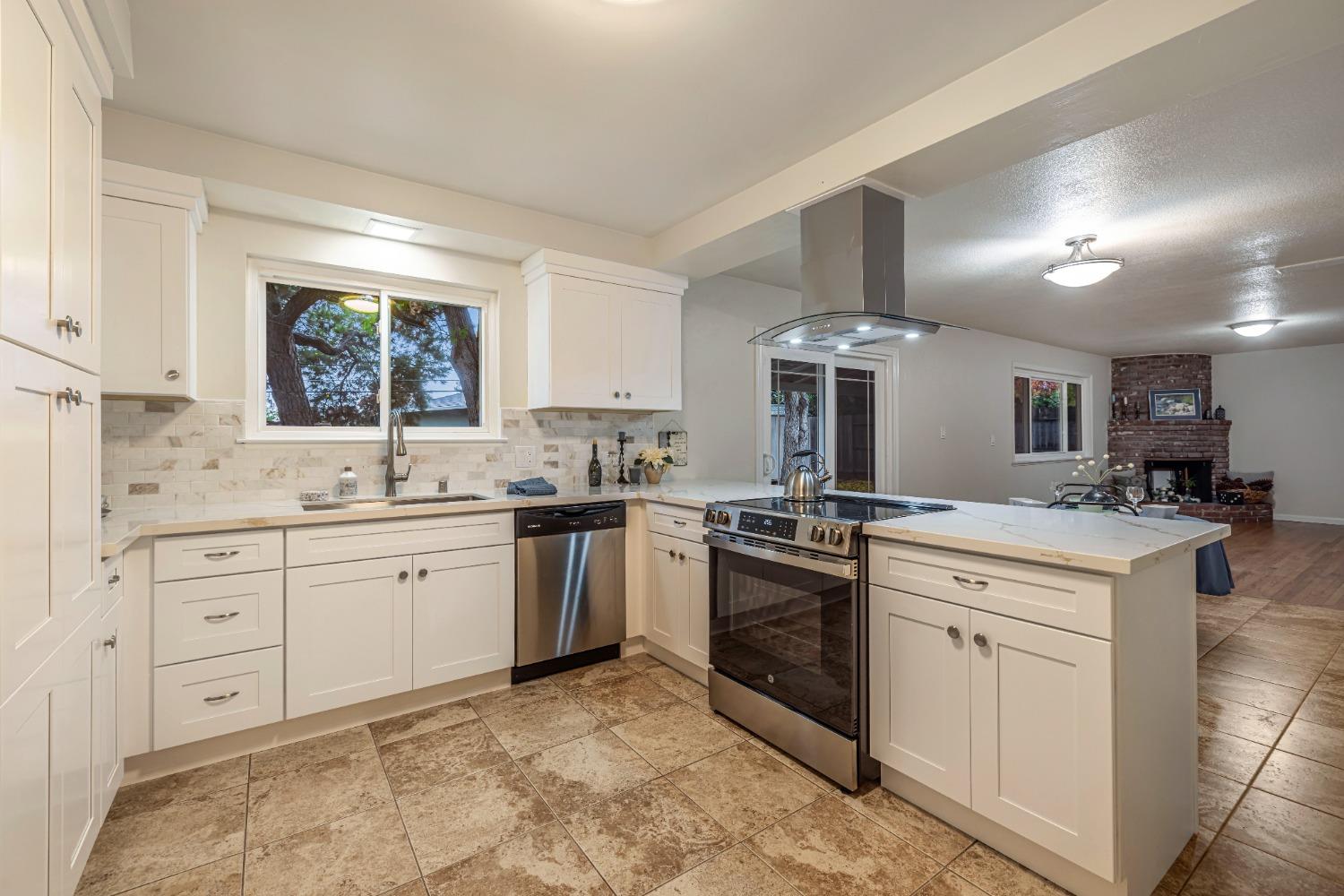 Detail Gallery Image 21 of 36 For 4409 Hackberry Ln, Carmichael,  CA 95608 - 3 Beds | 2 Baths