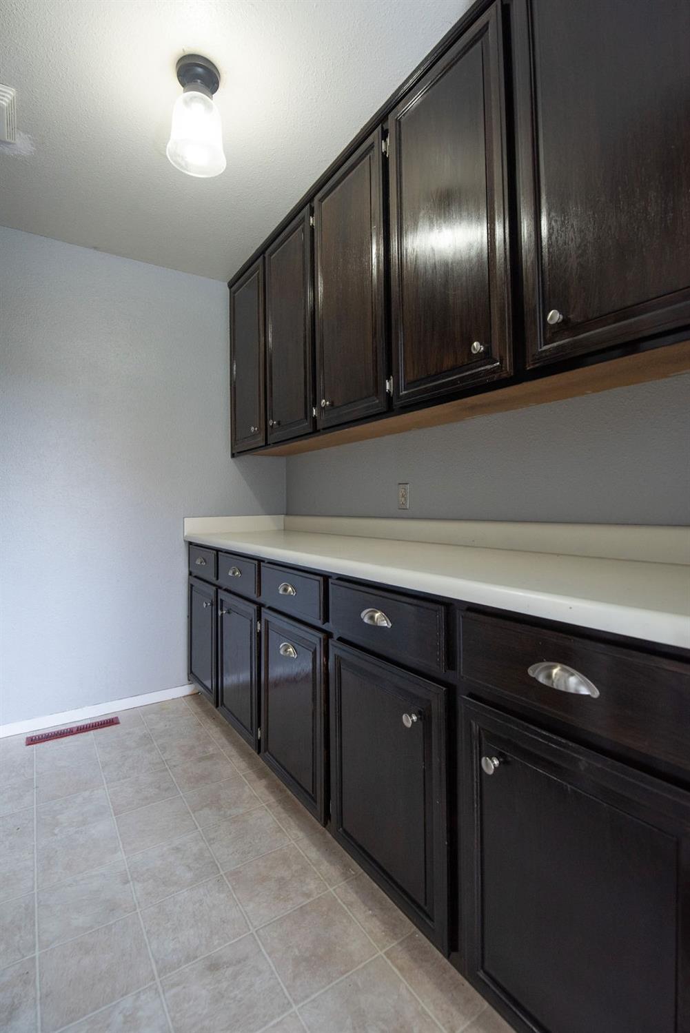 Detail Gallery Image 50 of 68 For 1725 Edgebrook Dr #D,  Modesto,  CA 95354 - 3 Beds | 2/1 Baths