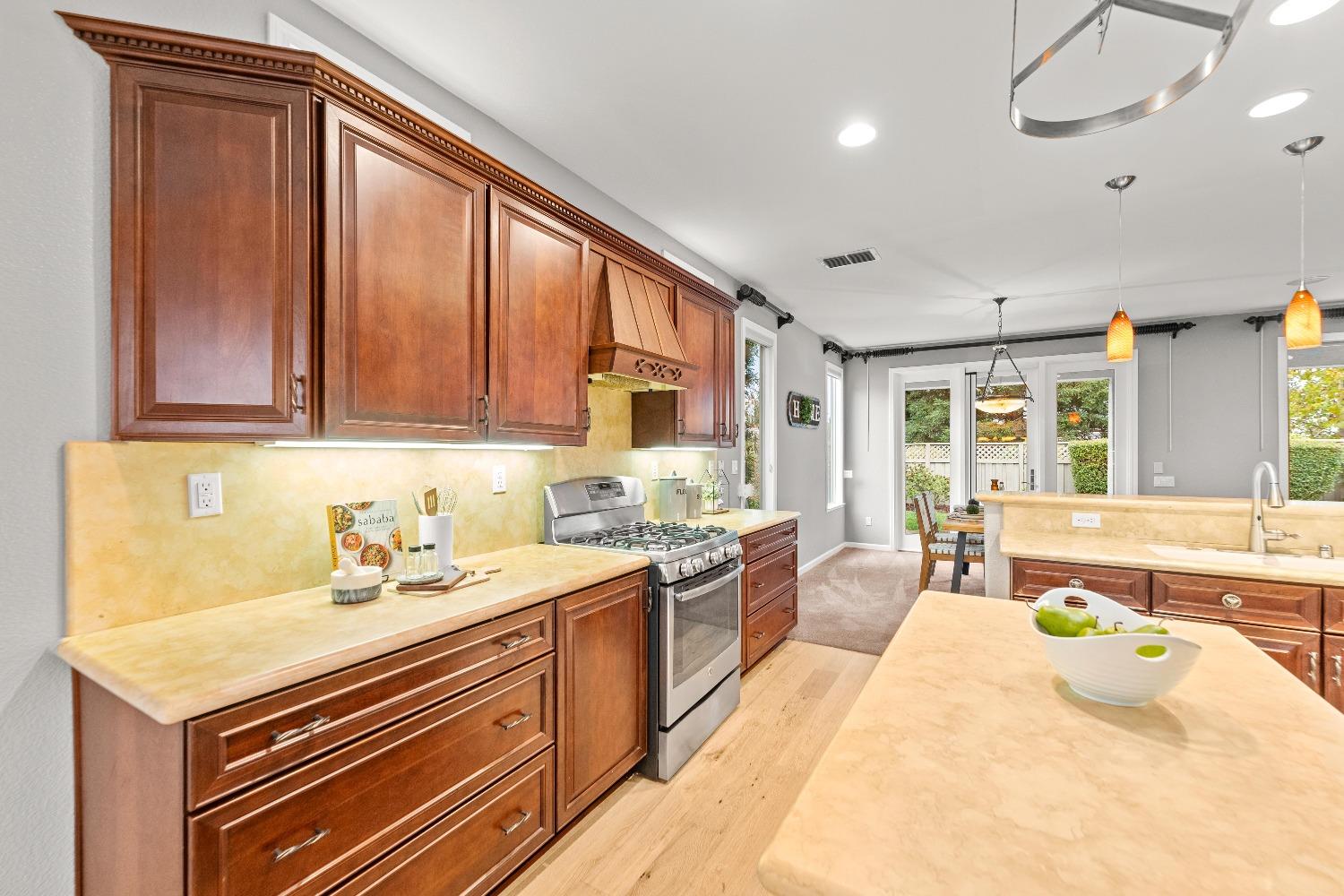 Detail Gallery Image 42 of 71 For 1318 Rose Bouquet Dr, Lincoln,  CA 95648 - 2 Beds | 2 Baths