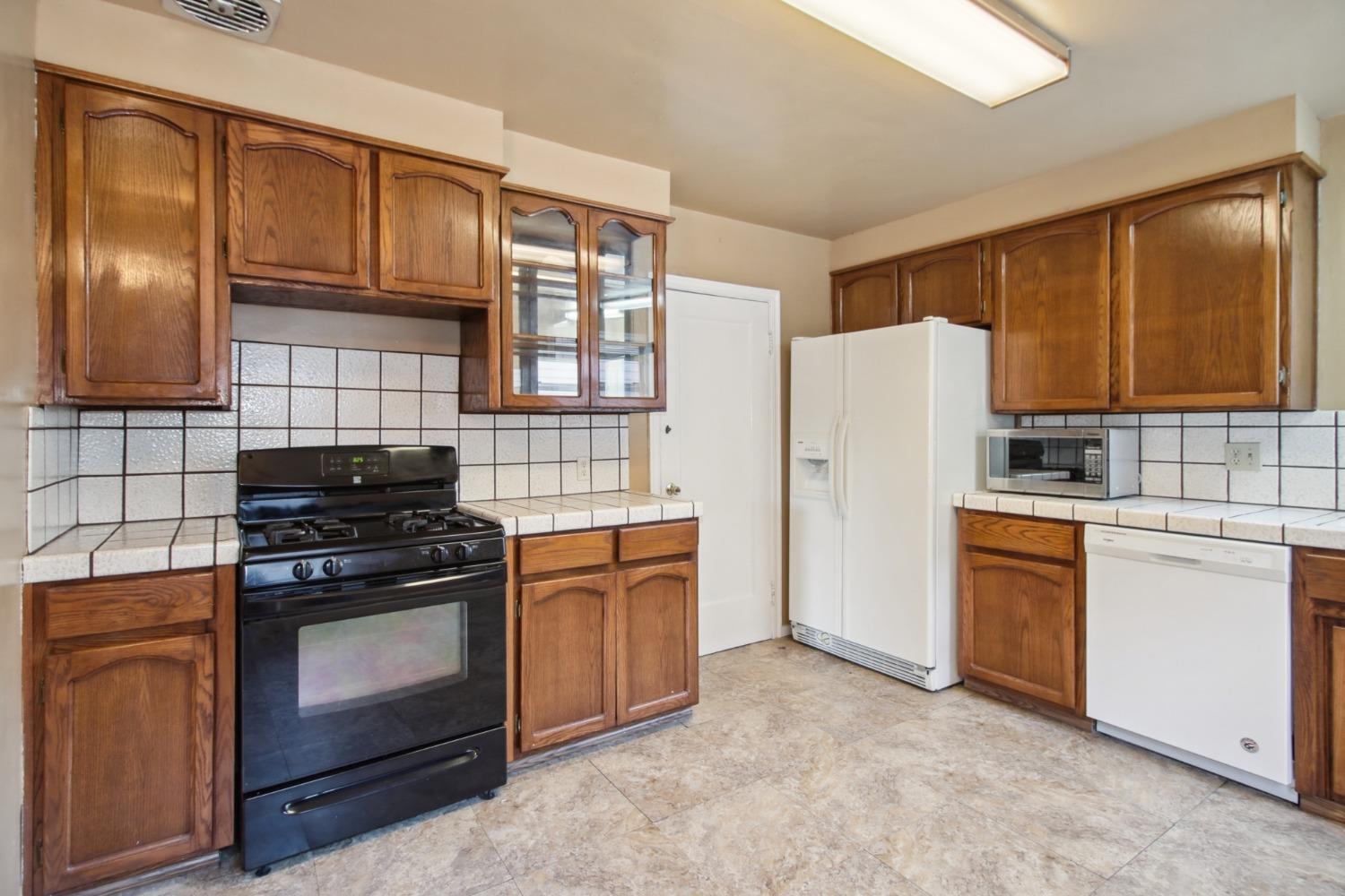 Detail Gallery Image 7 of 43 For 1505 V St, Sacramento,  CA 95818 - 3 Beds | 2 Baths