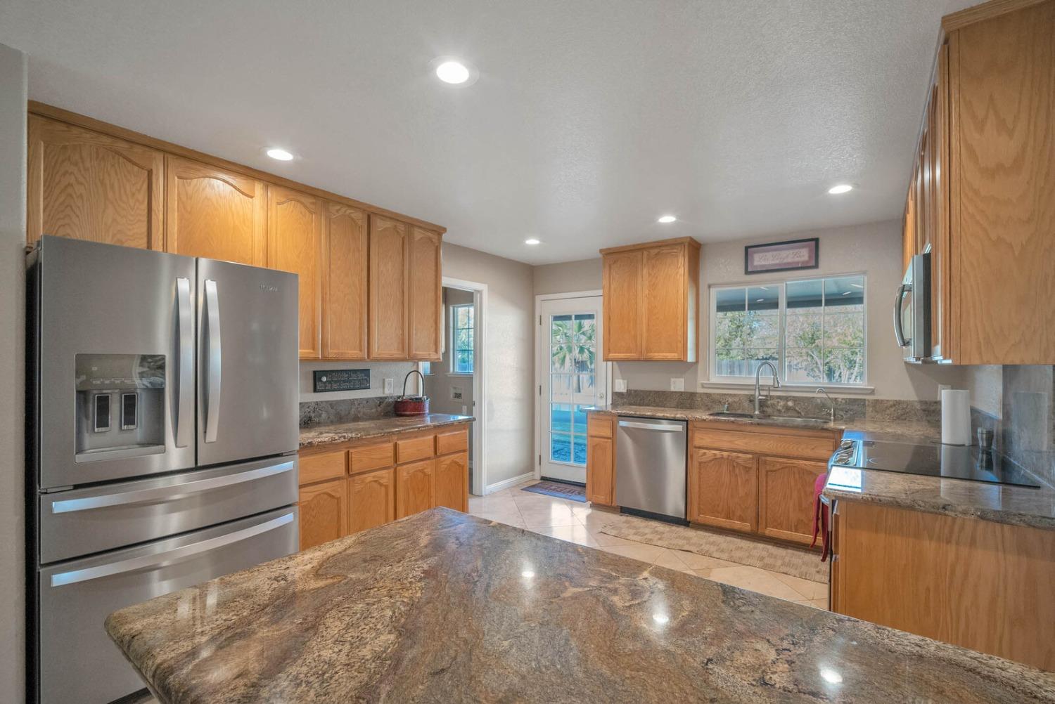 Detail Gallery Image 22 of 42 For 1461 Country Club Rd, Olivehurst,  CA 95961 - 3 Beds | 2 Baths