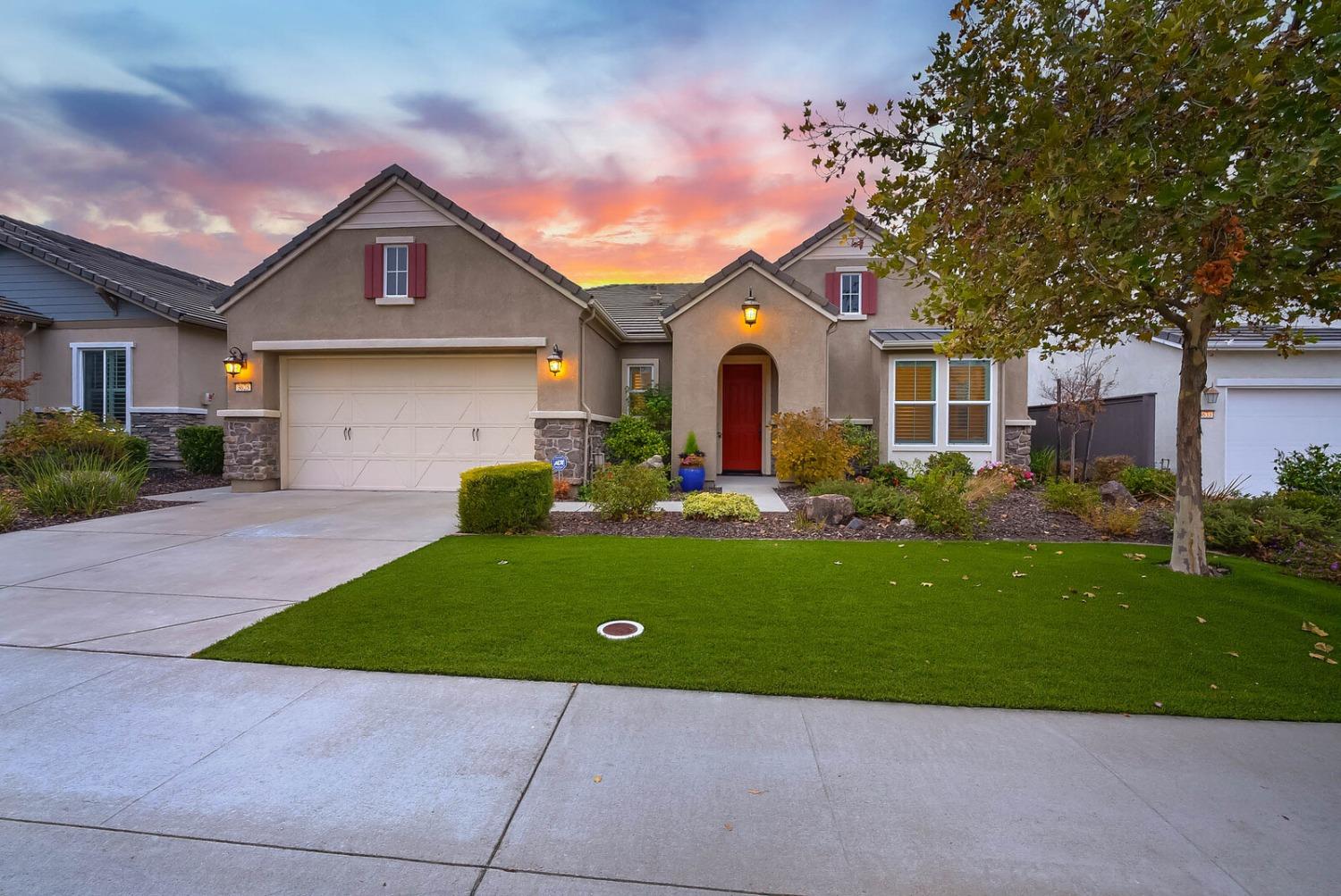 Detail Gallery Image 1 of 35 For 3625 Miners Ravine Dr, Roseville,  CA 95661 - 3 Beds | 2/1 Baths