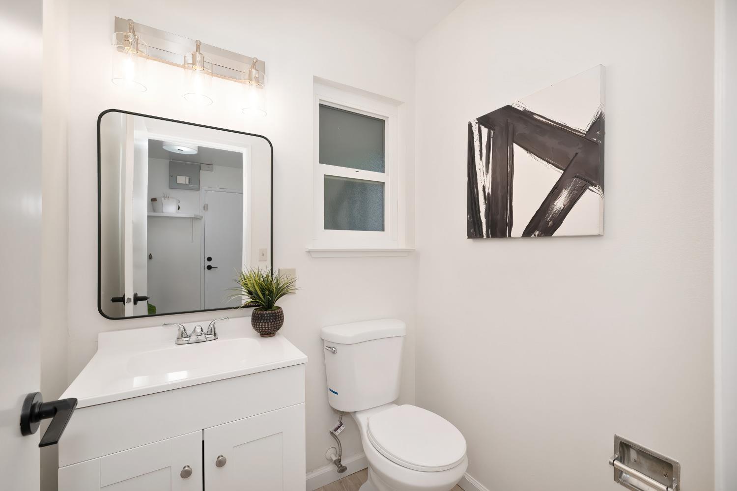 Detail Gallery Image 11 of 27 For 9384 Mirandy Dr, Sacramento,  CA 95826 - 3 Beds | 2/1 Baths