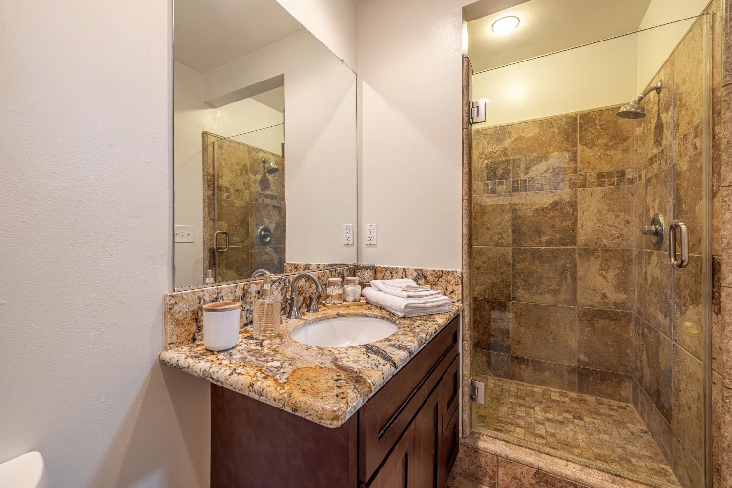 Detail Gallery Image 11 of 36 For 4409 Hackberry Ln, Carmichael,  CA 95608 - 3 Beds | 2 Baths