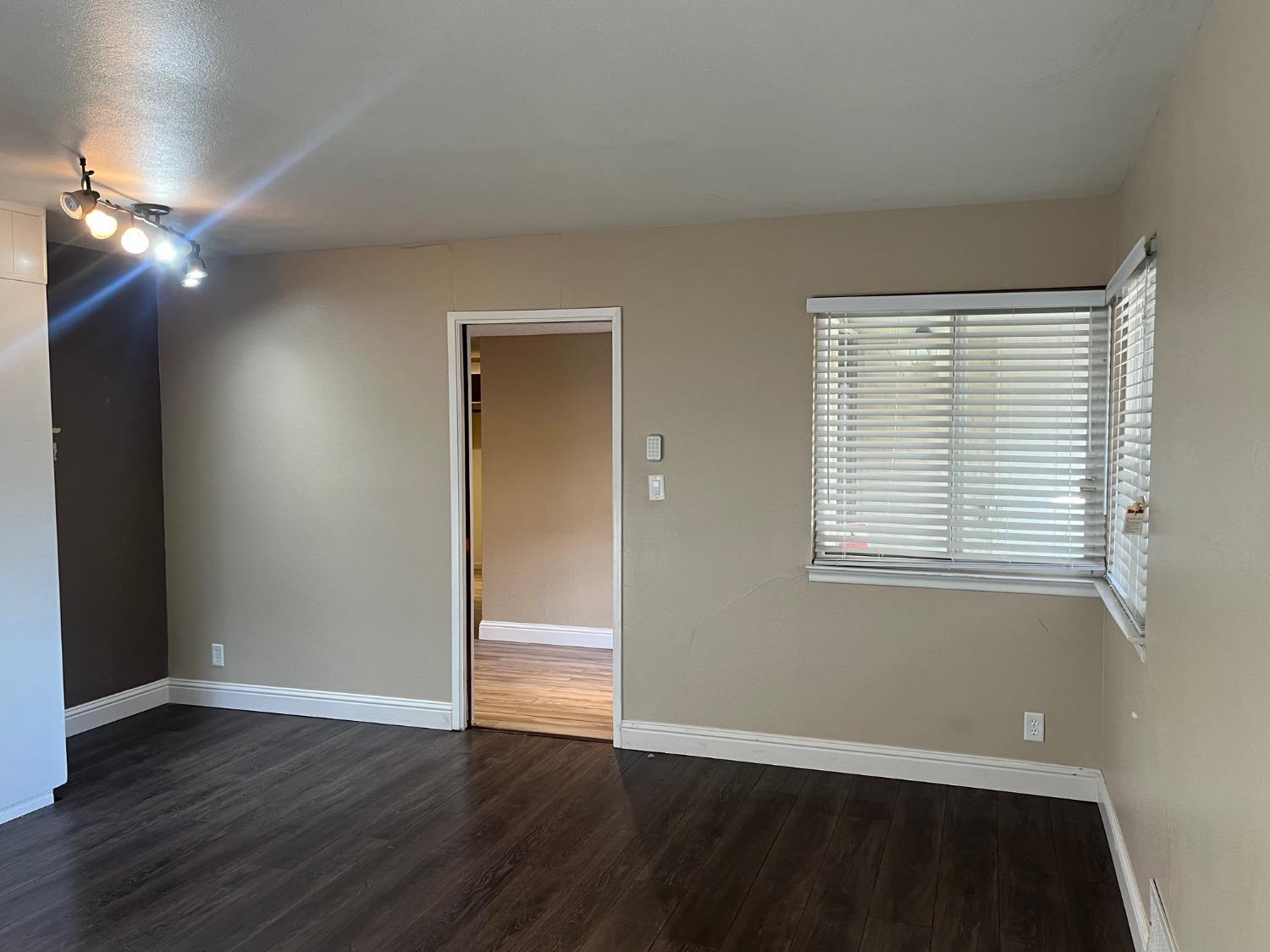 Detail Gallery Image 5 of 22 For 8345 Mason Dr, Stockton,  CA 95209 - 4 Beds | 2 Baths