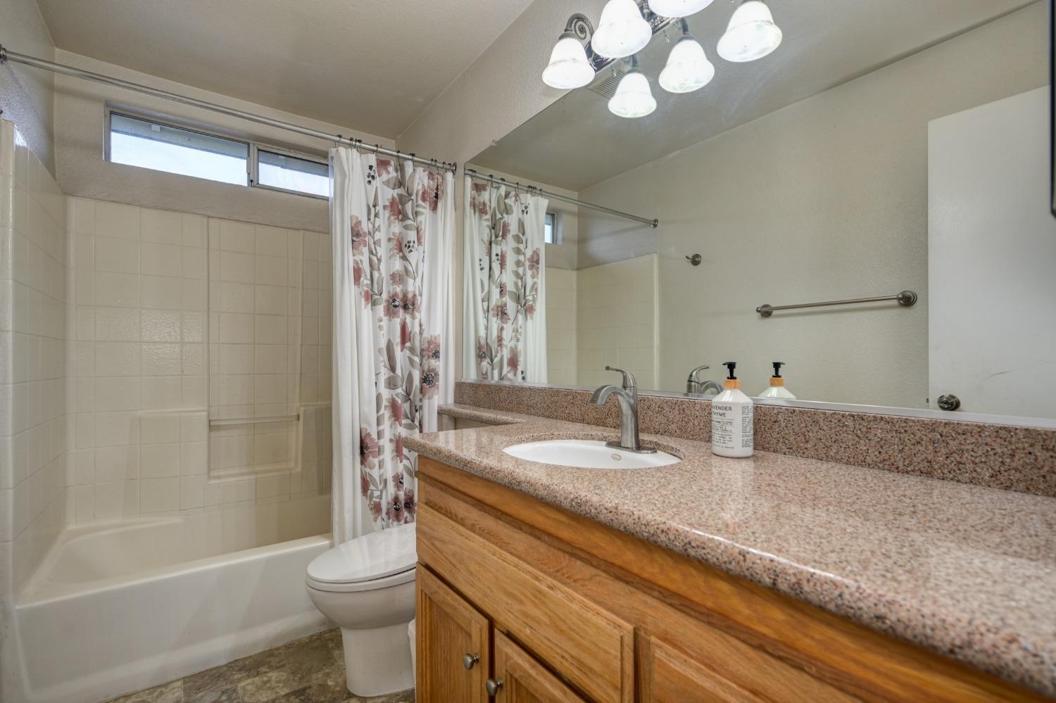 Detail Gallery Image 27 of 41 For 9570 Dominion Wood Ln, Elk Grove,  CA 95758 - 3 Beds | 2/1 Baths