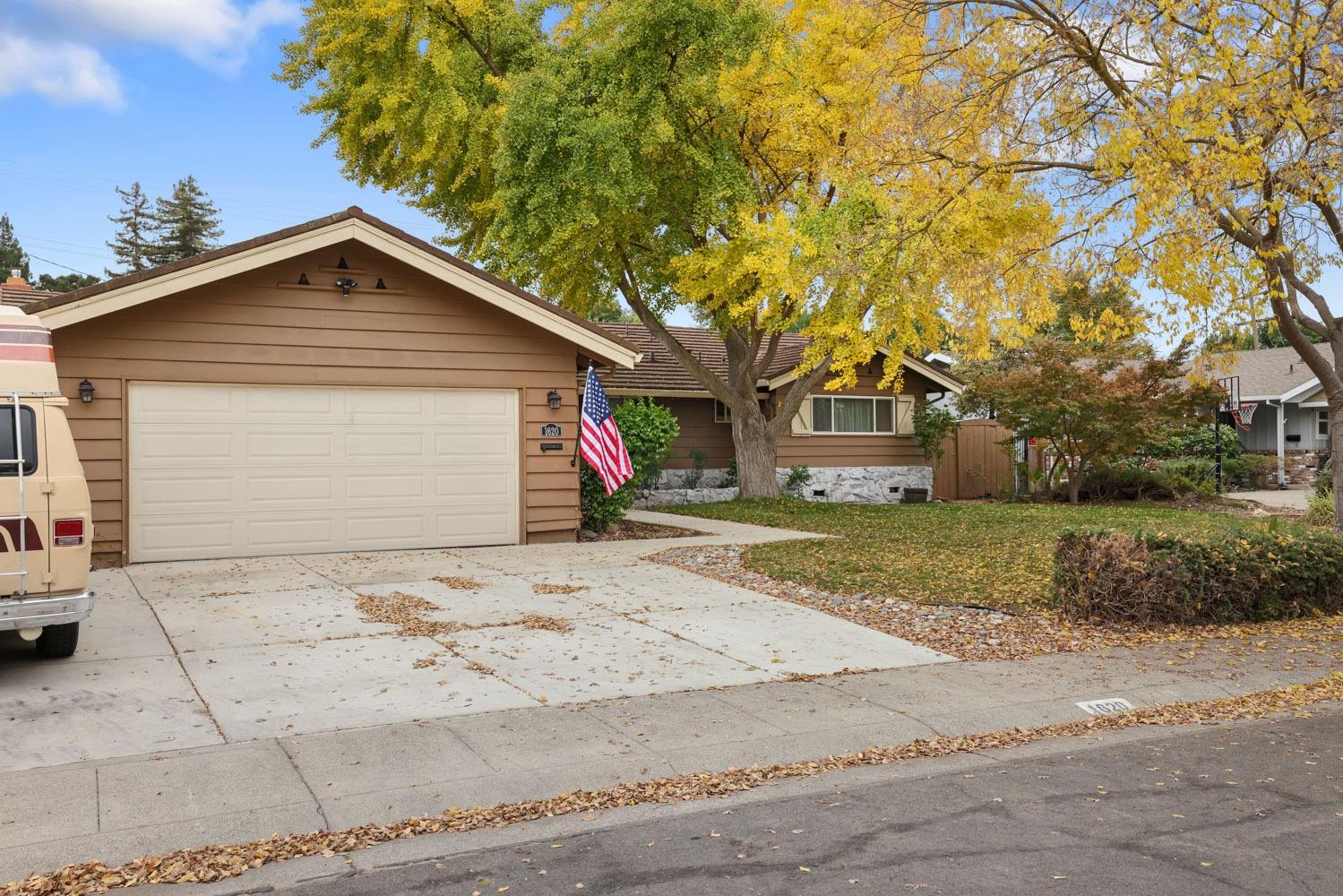 Detail Gallery Image 3 of 41 For 1620 Cameron Way, Stockton,  CA 95207 - 3 Beds | 2 Baths