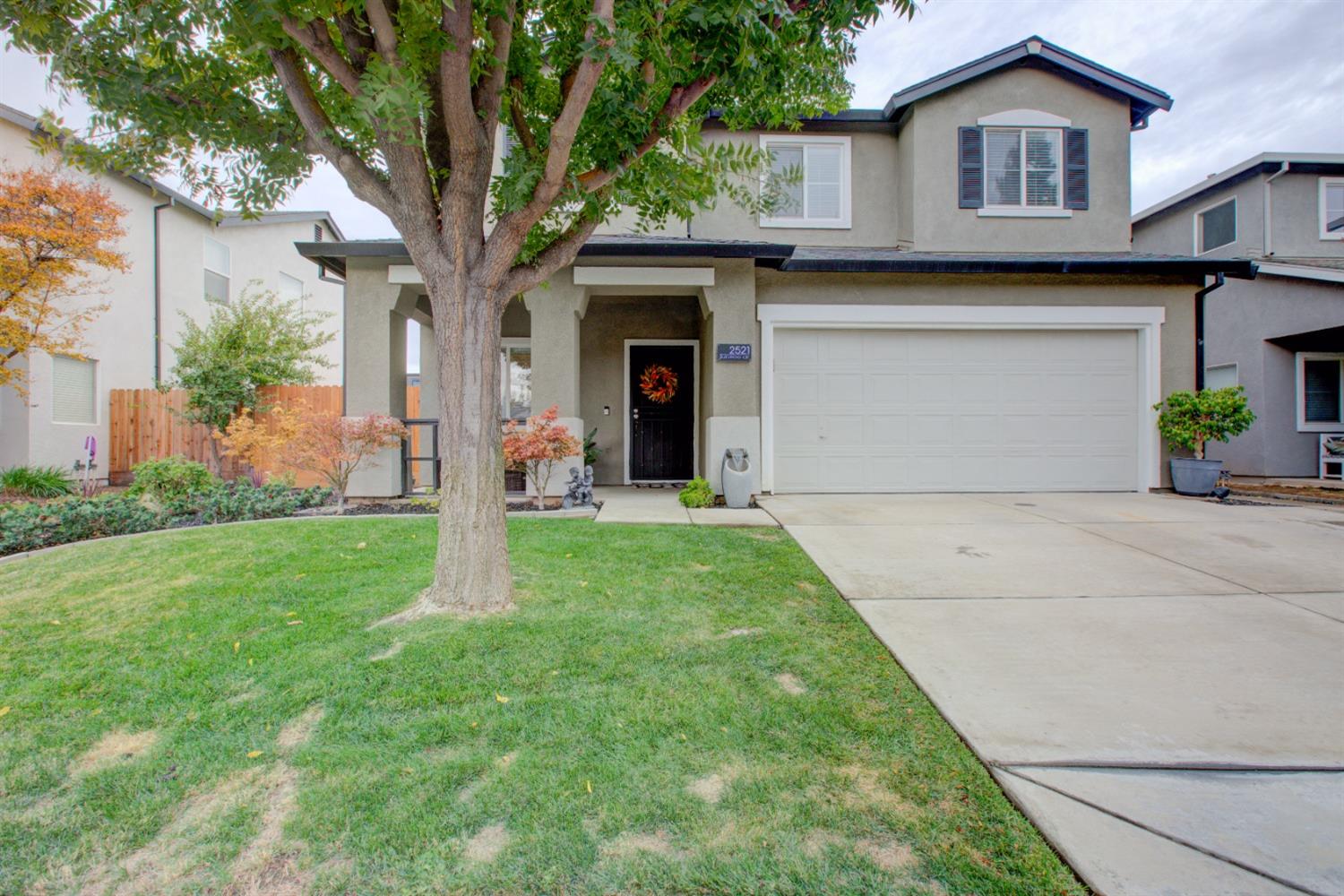 Detail Gallery Image 1 of 33 For 2521 Jubilee Dr, Turlock,  CA 95380 - 4 Beds | 2/1 Baths