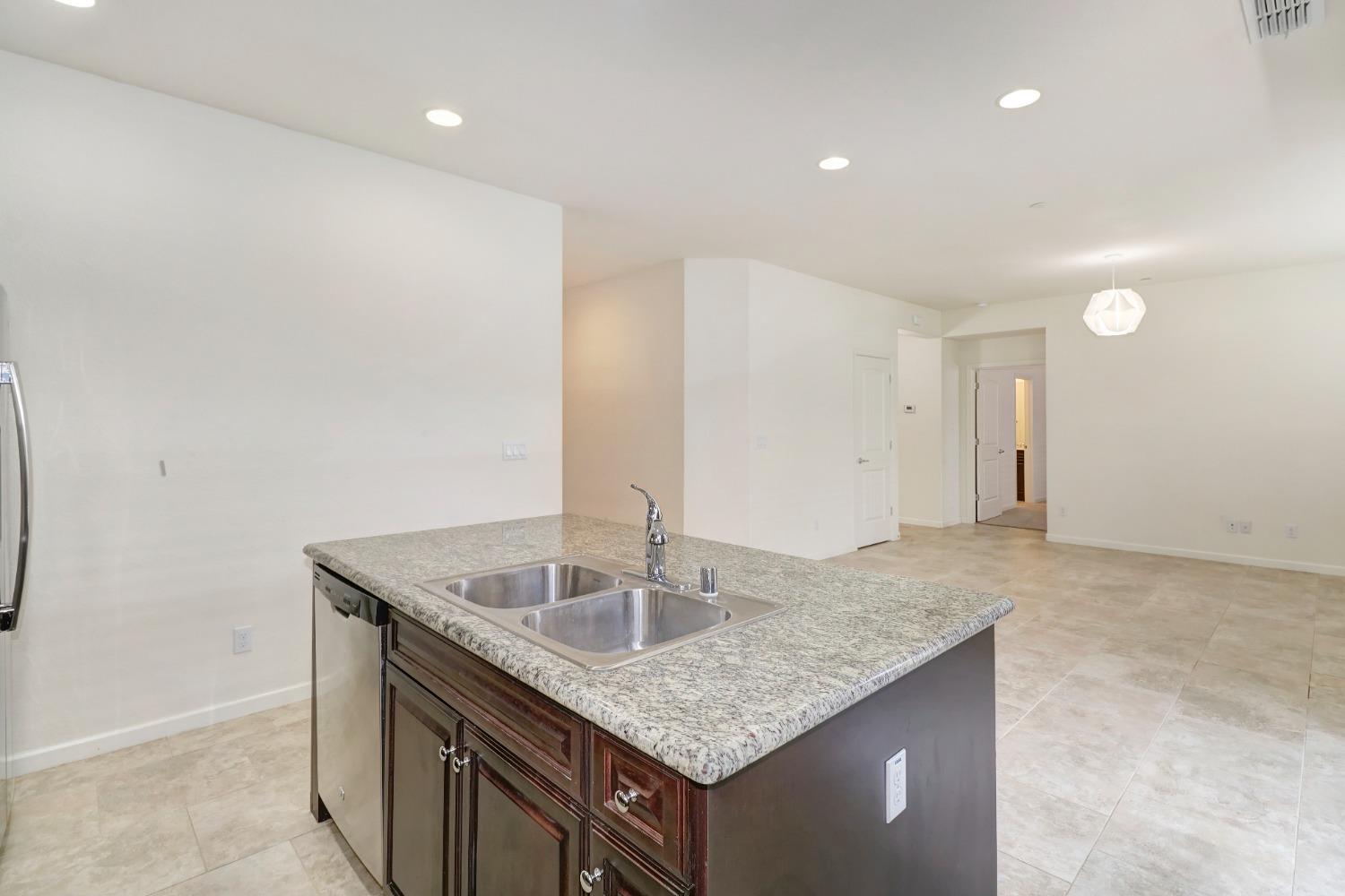 Detail Gallery Image 22 of 69 For 7482 Chevelle Way, Sacramento,  CA 95829 - 2 Beds | 2 Baths