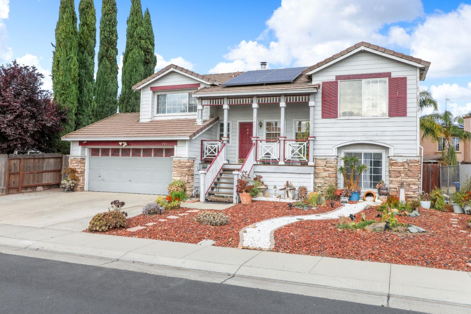 Detail Gallery Image 3 of 33 For 741 Prairie Dunes Dr, Lathrop,  CA 95330 - 4 Beds | 2/1 Baths