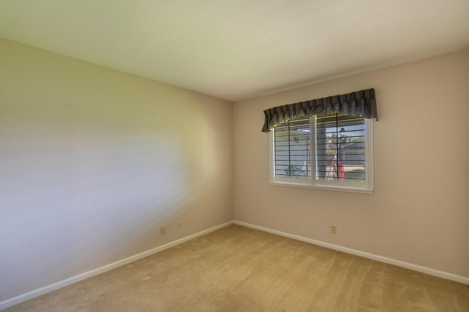 Detail Gallery Image 15 of 28 For 1013 Oakleaf Way, Stockton,  CA 95209 - 3 Beds | 2 Baths