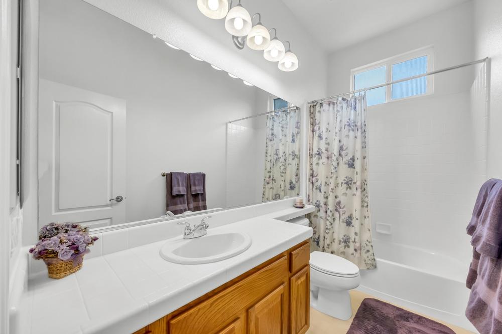 Detail Gallery Image 29 of 44 For 566 Hildebrand Cir, Folsom,  CA 95630 - 3 Beds | 2 Baths