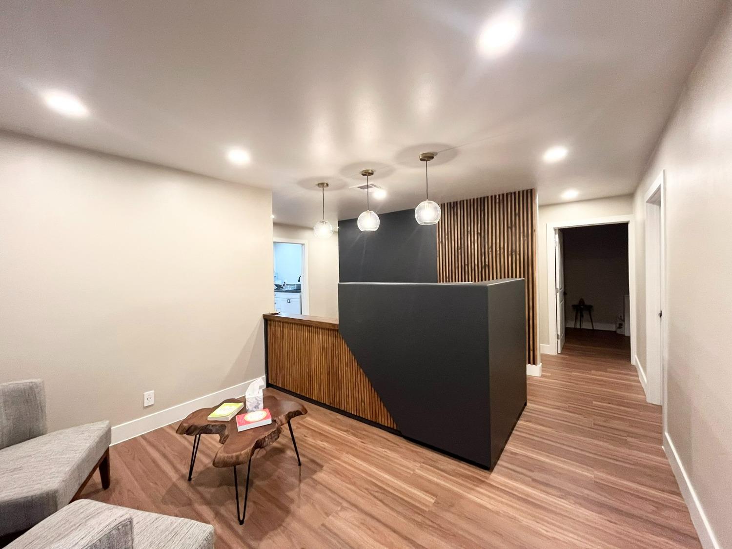 Detail Gallery Image 4 of 37 For 1832 Avondale Ave #1,  Sacramento,  CA 95825 - – Beds | – Baths