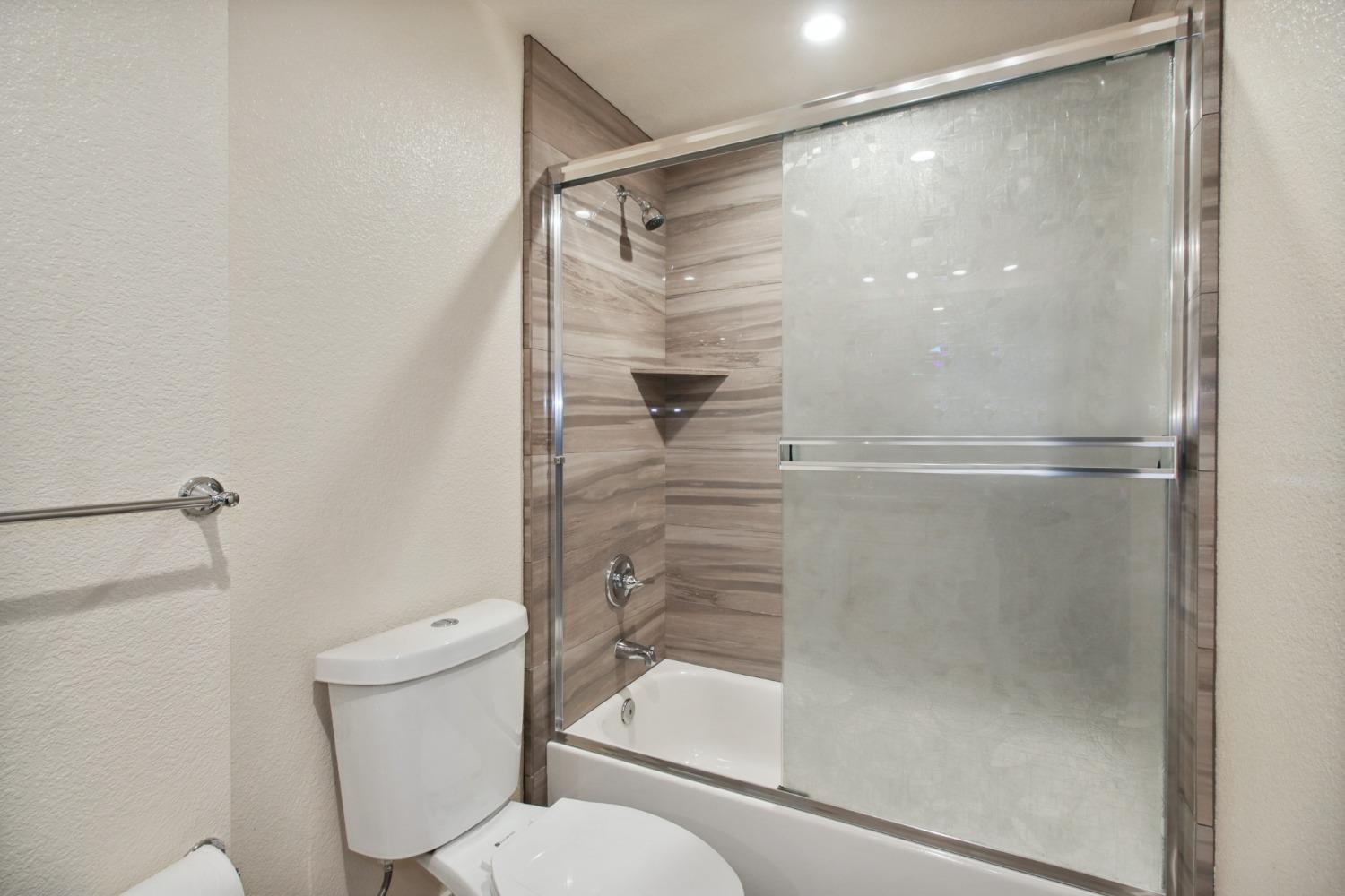 Detail Gallery Image 20 of 52 For 2021 S St, Sacramento,  CA 95811 - – Beds | – Baths