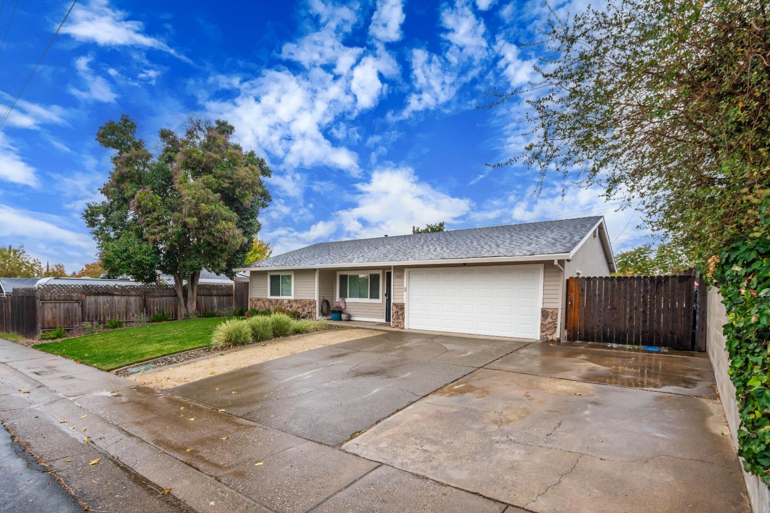 Detail Gallery Image 2 of 21 For 5757 Filbert Ave, Orangevale,  CA 95662 - 3 Beds | 2 Baths