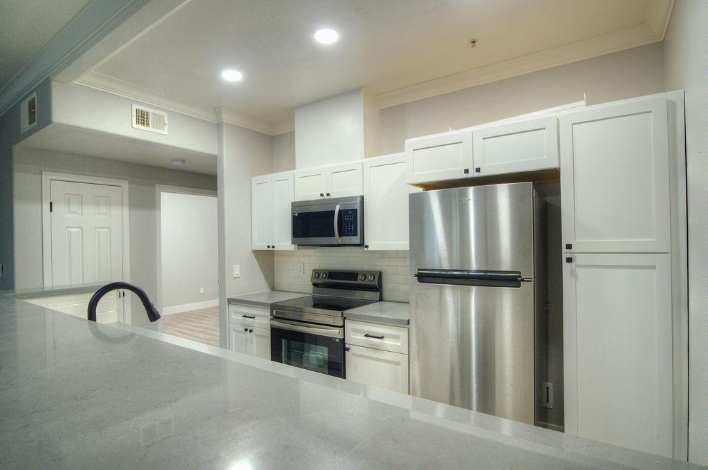 Detail Gallery Image 3 of 15 For 4200 E Commerce Way #2313,  Sacramento,  CA 95834 - 1 Beds | 1 Baths