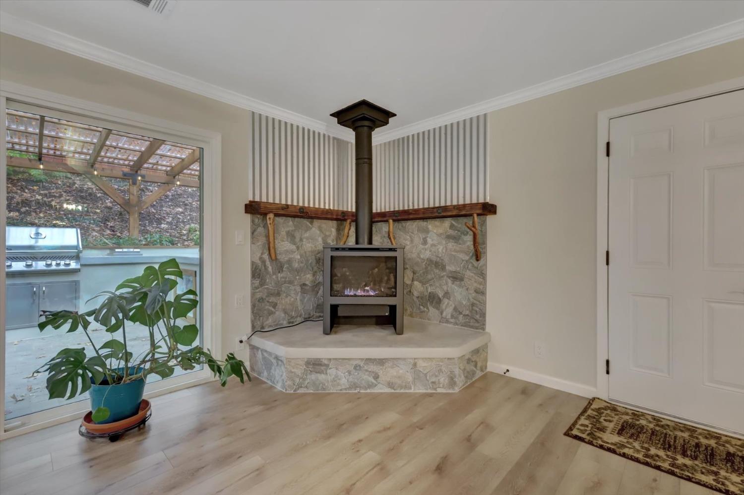 Detail Gallery Image 15 of 61 For 24160 Forest Ave, Colfax,  CA 95713 - 3 Beds | 2 Baths