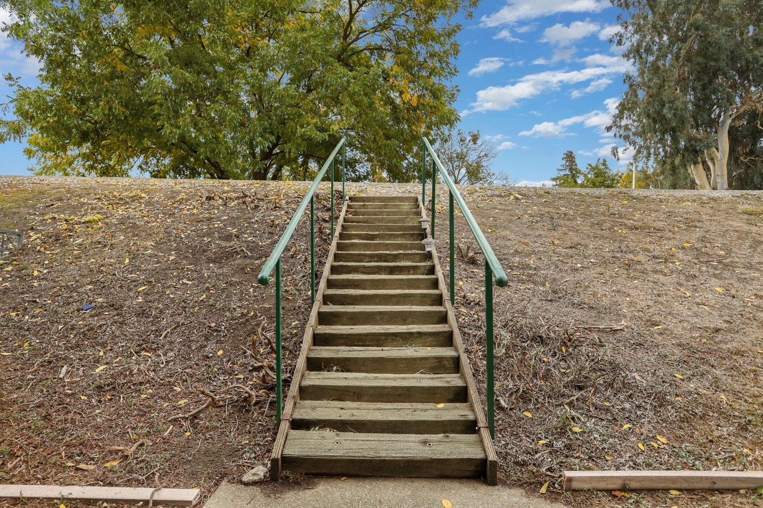 Detail Gallery Image 62 of 94 For 4658 Saint Andrews Dr, Stockton,  CA 95219 - 4 Beds | 2/1 Baths