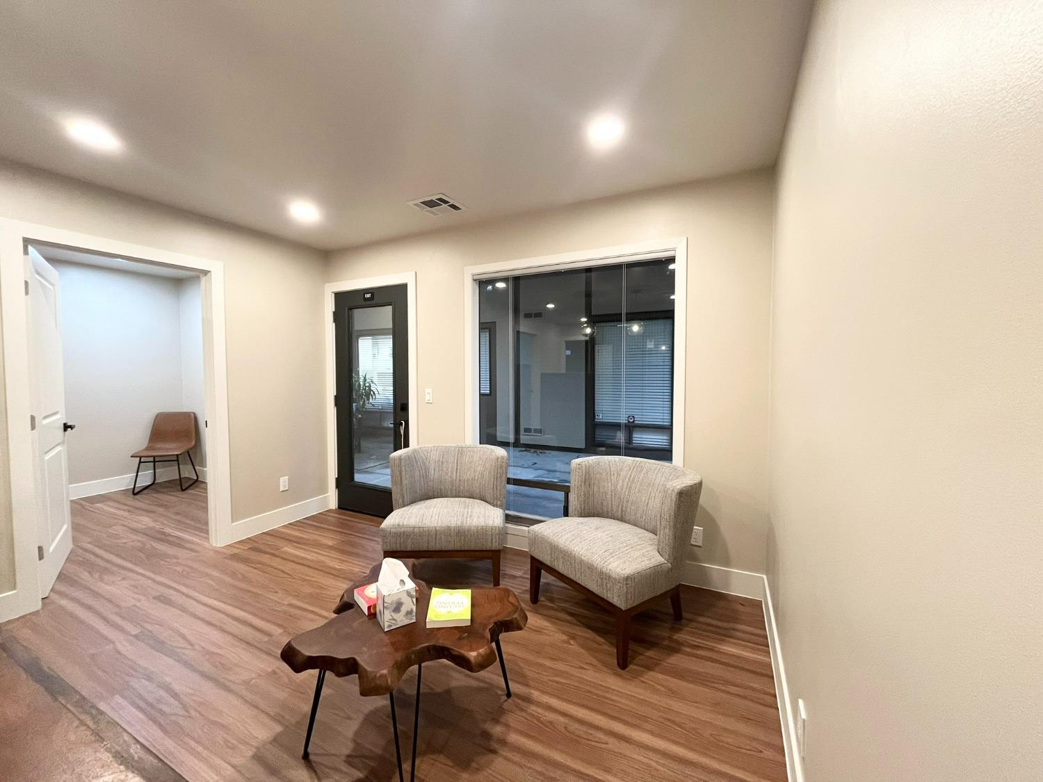 Detail Gallery Image 34 of 37 For 1832 Avondale Ave #1,  Sacramento,  CA 95825 - – Beds | – Baths