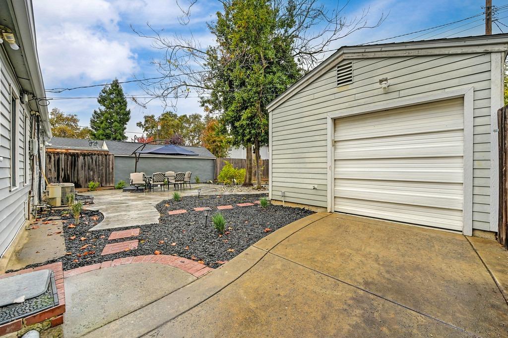 Detail Gallery Image 33 of 33 For 2831 Castro Way, Sacramento,  CA 95818 - 2 Beds | 1 Baths