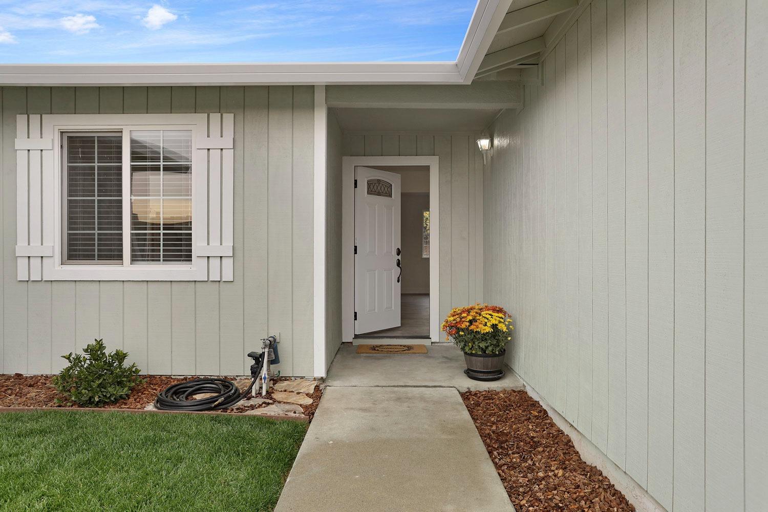 Detail Gallery Image 2 of 29 For 1316 E D St, Oakdale,  CA 95361 - 4 Beds | 2 Baths