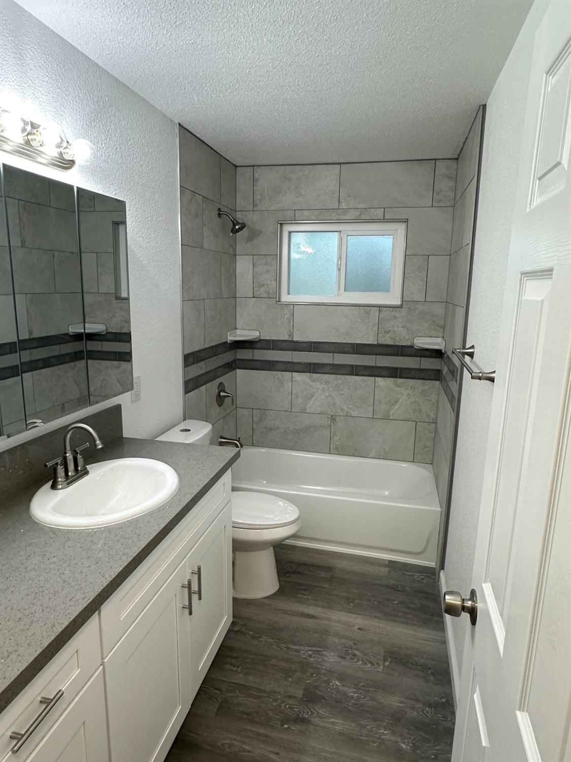 Detail Gallery Image 2 of 9 For 4540 Greenholme Dr #4,  Sacramento,  CA 95842 - 2 Beds | 1 Baths