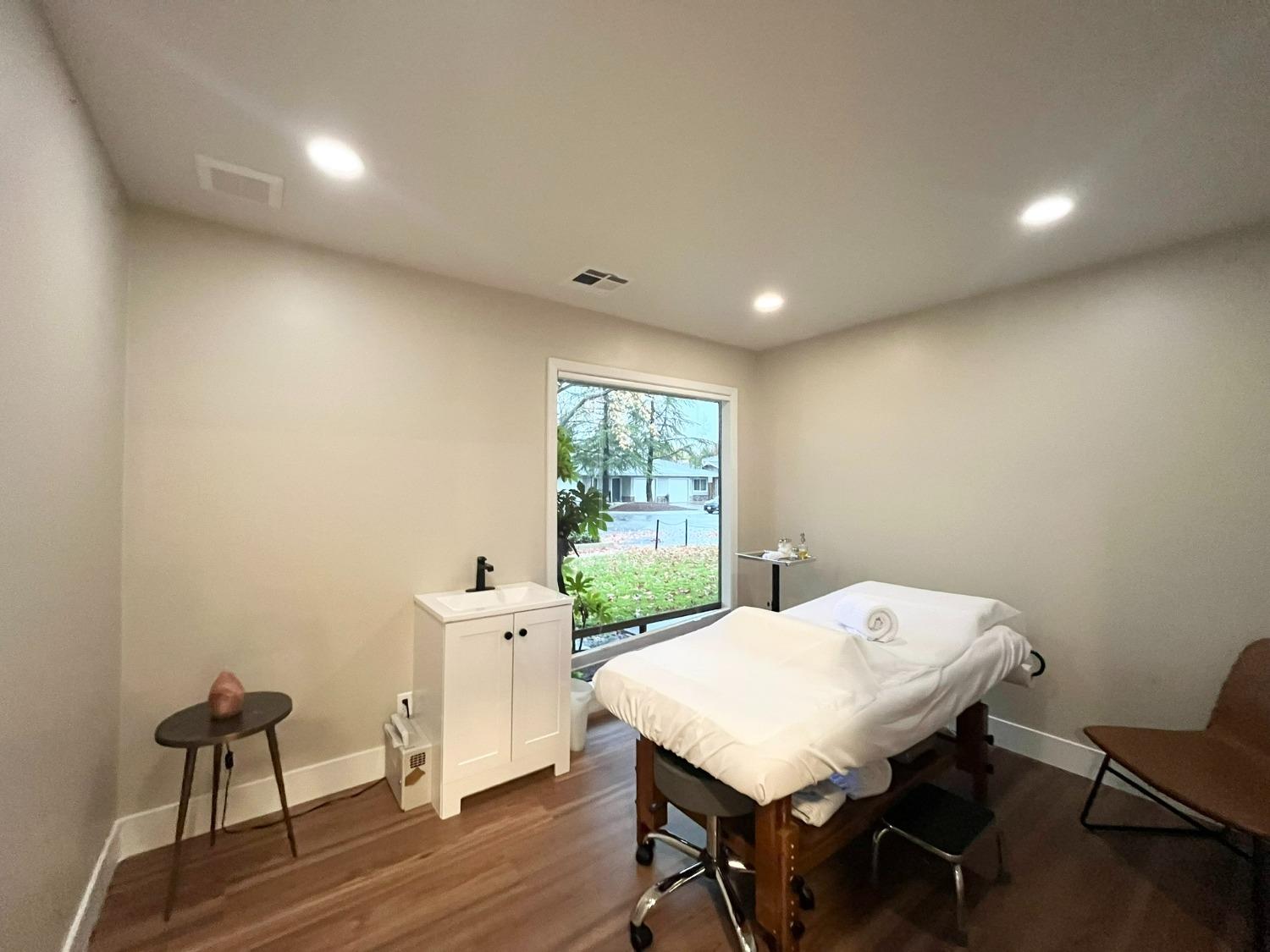 Detail Gallery Image 24 of 37 For 1832 Avondale Ave #1,  Sacramento,  CA 95825 - – Beds | – Baths