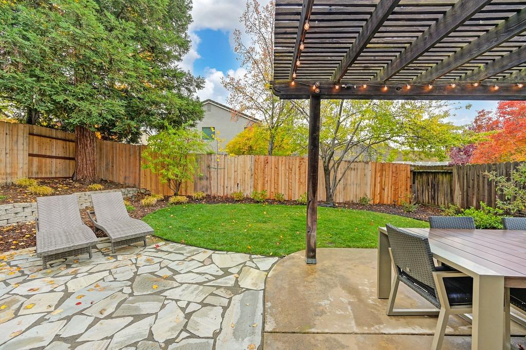 Detail Gallery Image 43 of 51 For 108 Farham Dr, Folsom,  CA 95630 - 3 Beds | 2 Baths