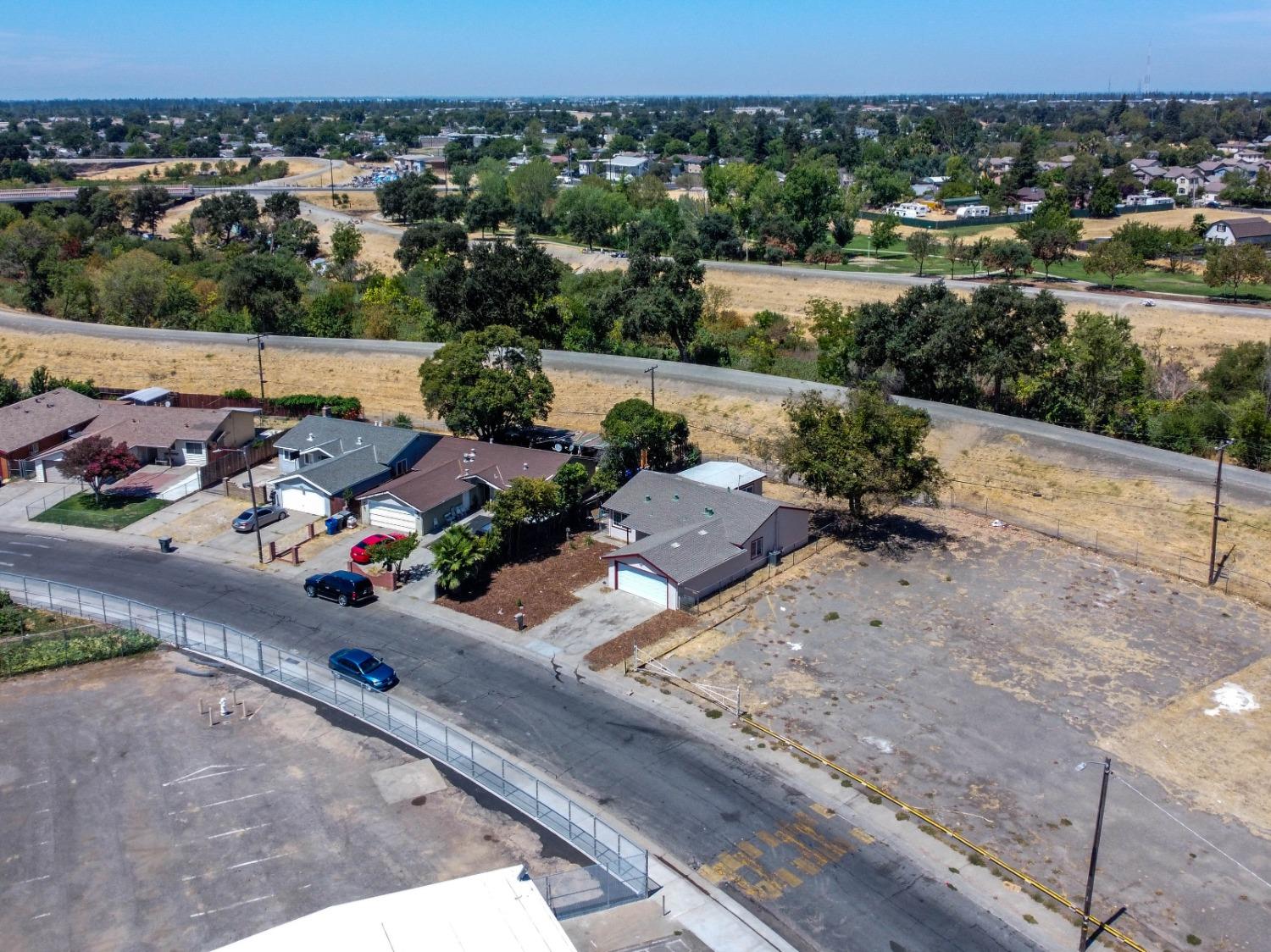 Detail Gallery Image 11 of 14 For 535 Arcade Blvd, Sacramento,  CA 95815 - 3 Beds | 2 Baths