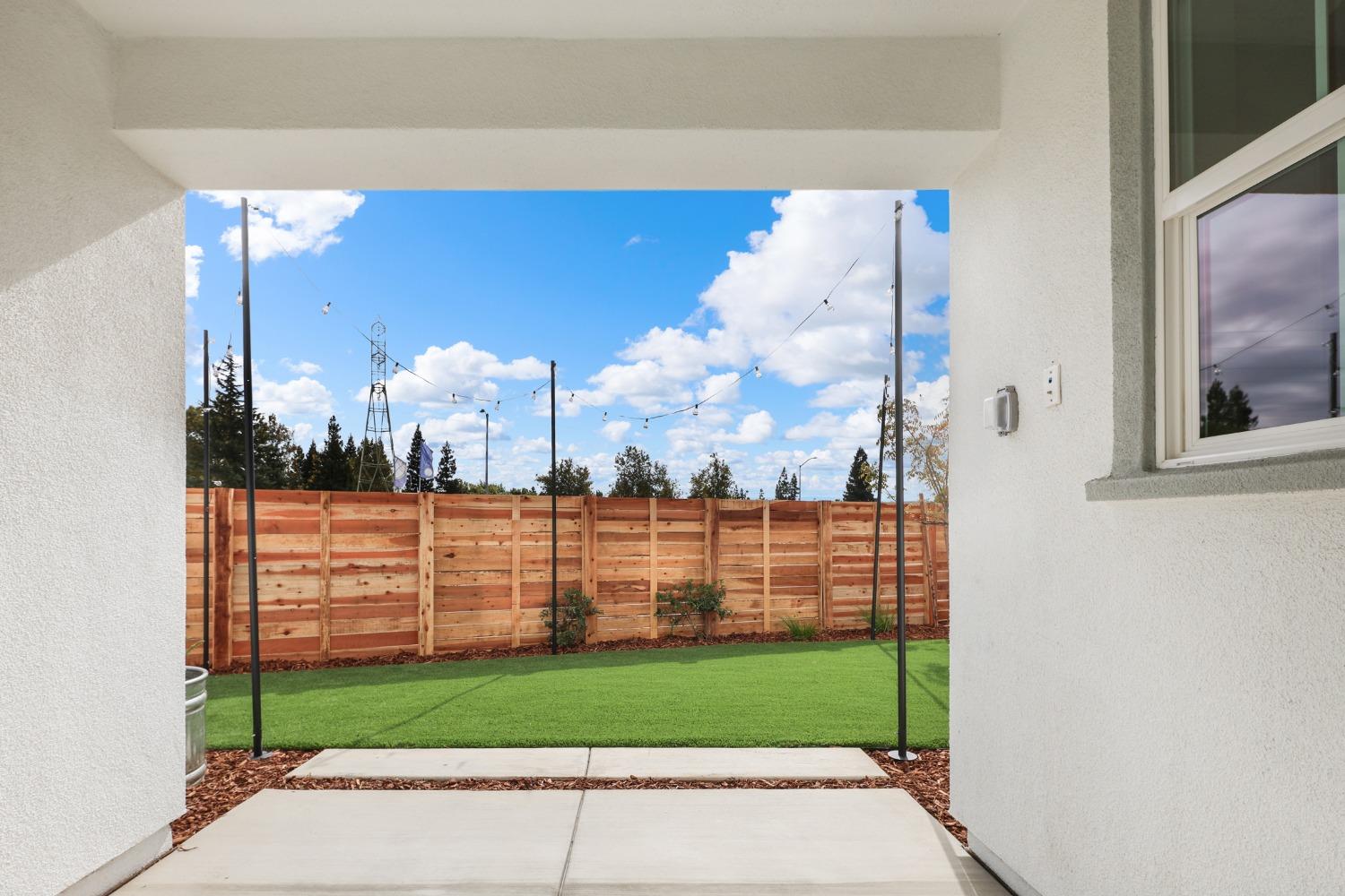 Detail Gallery Image 39 of 45 For 8672 Starburst Way, Sacramento,  CA 95823 - 4 Beds | 2/3 Baths