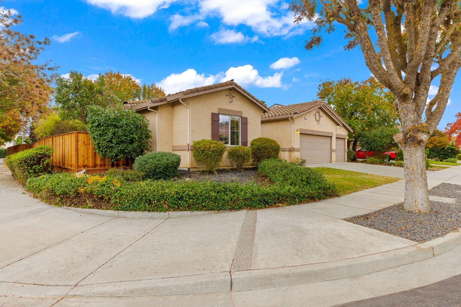 Detail Gallery Image 9 of 90 For 736 Campanello Way, Brentwood,  CA 94513 - 4 Beds | 3 Baths