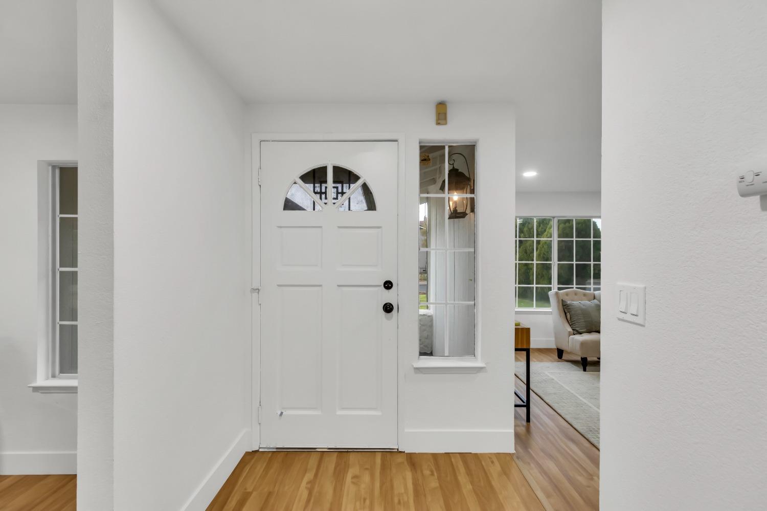 Detail Gallery Image 12 of 67 For 7569 Macfinley Way, Sacramento,  CA 95828 - 4 Beds | 2 Baths