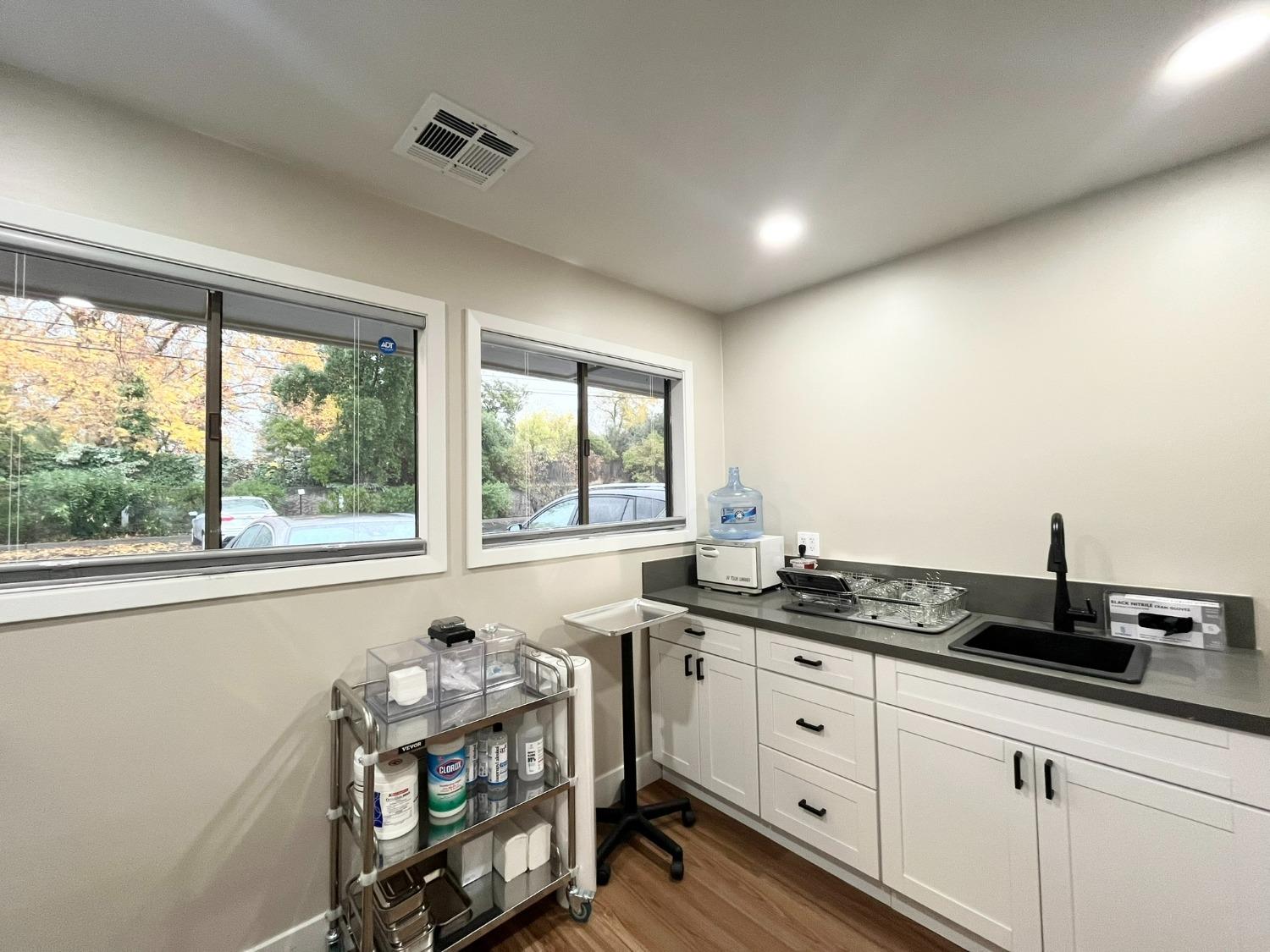 Detail Gallery Image 18 of 37 For 1832 Avondale Ave #1,  Sacramento,  CA 95825 - – Beds | – Baths